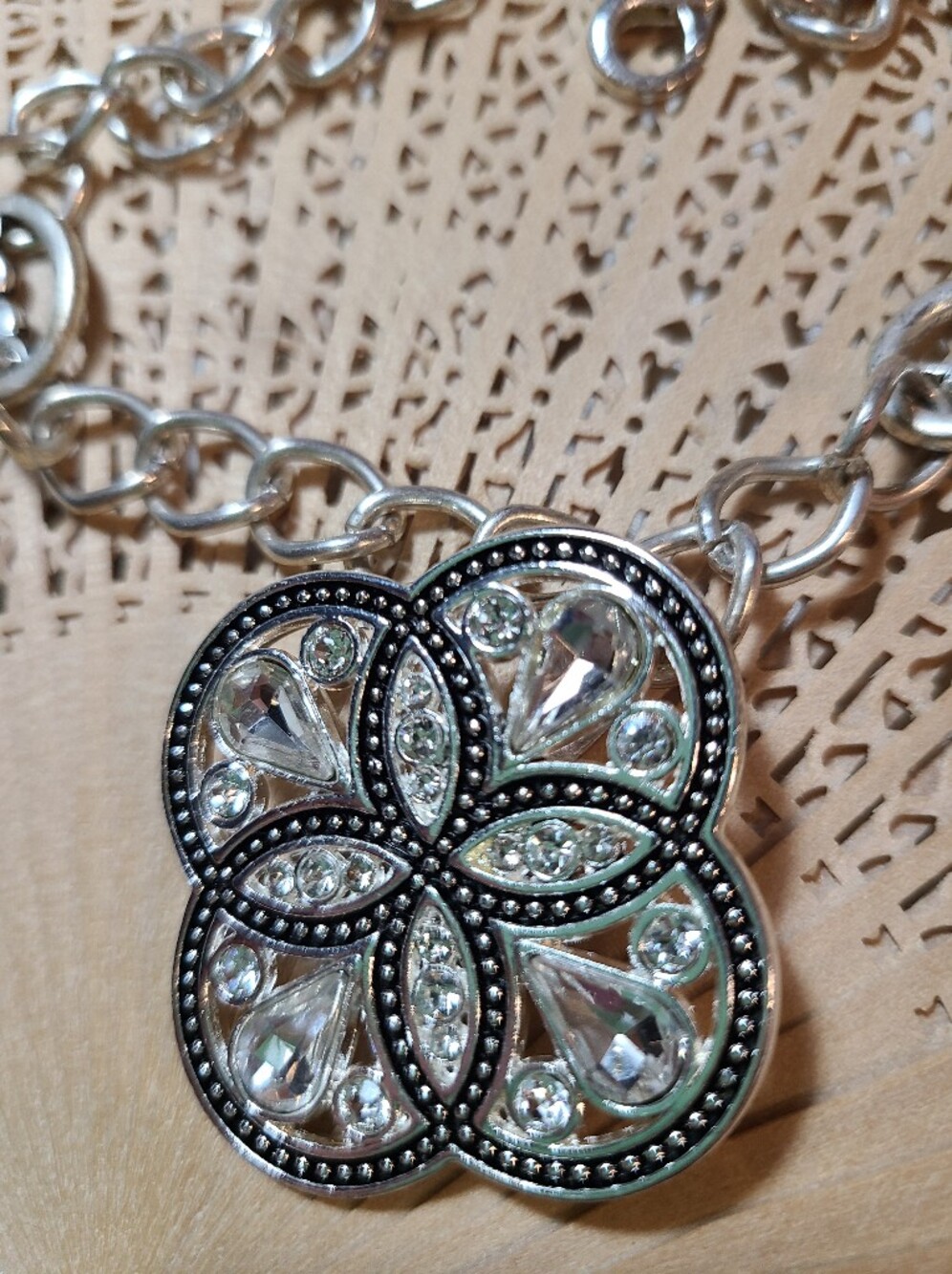 Vintage Silver Crystal Floral Motif Necklace - Clear/Silver